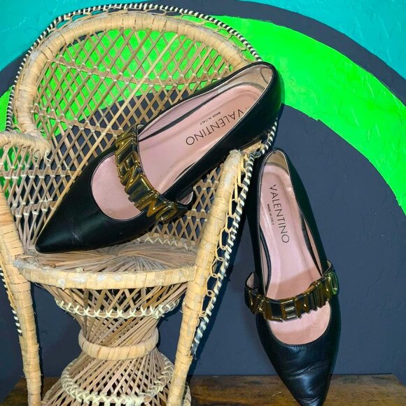 Valentino Designer Flats by Mario Valentino Claudia Logo Strap Flat size 7.5 - Picture 7 of 8